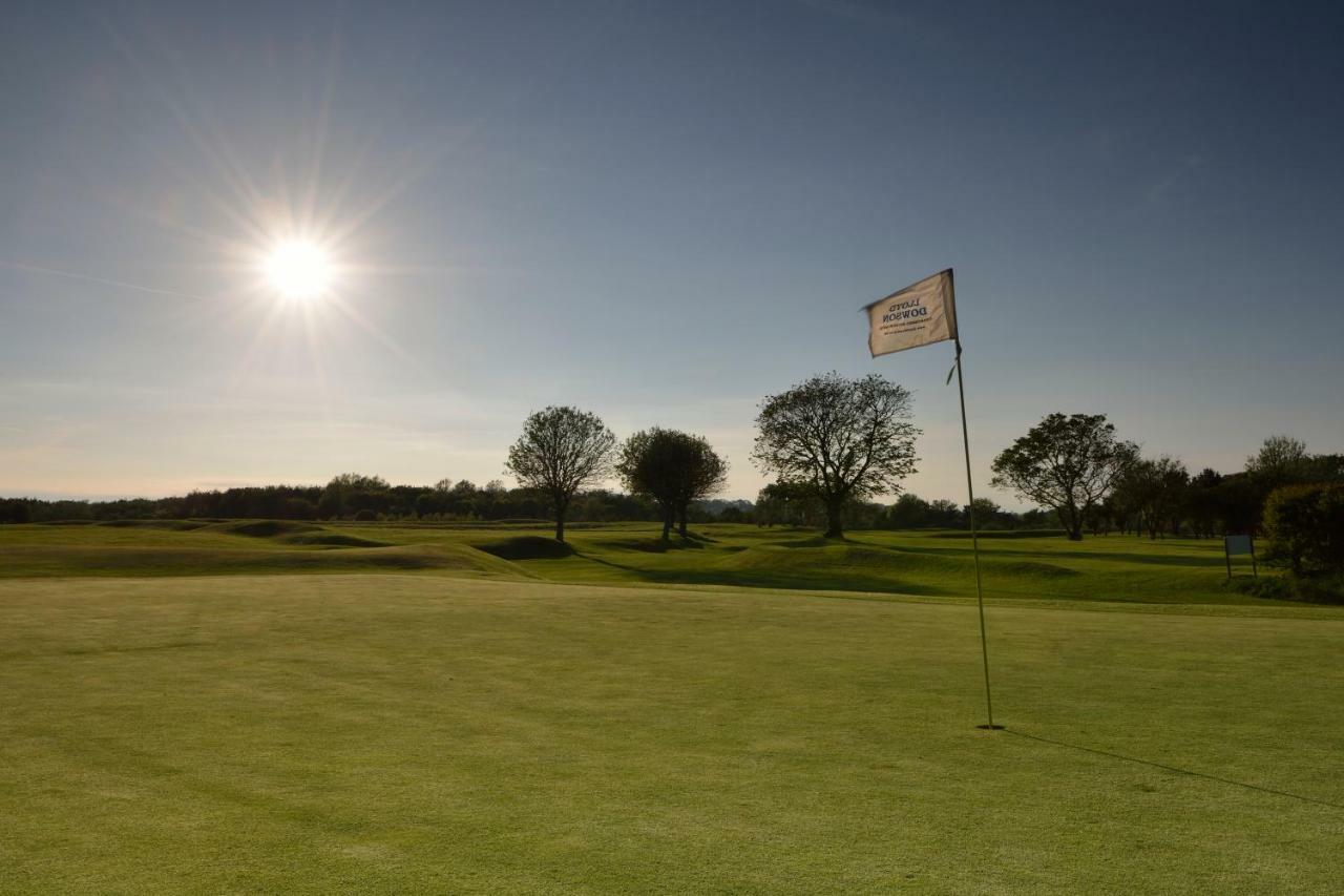 Belvedere Hotel And Golf Бринлингтон Экстерьер фото
