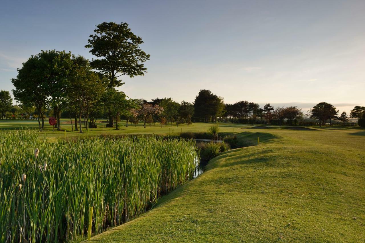 Belvedere Hotel And Golf Бринлингтон Экстерьер фото